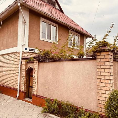 Guest House Crocus Bişkek Dış mekan fotoğraf